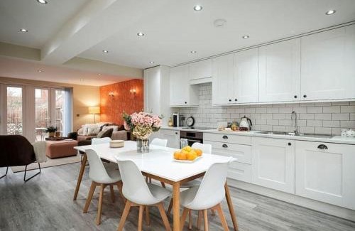 Much Wenlock House | Fox Corner