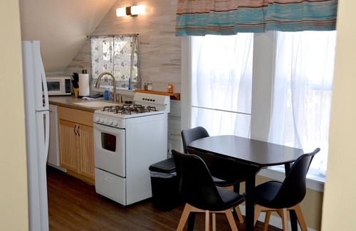 Tavares Apartment | Fox Haven Apt #2 Upstairs 1 Bedroom Apartment