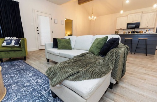 Lubbock House | Fox Ridge Luxury #1- 3 bed/2 bath