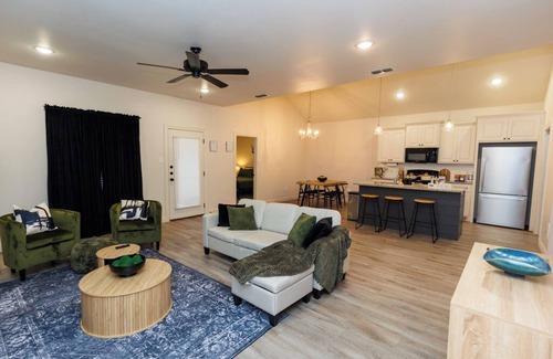 Lubbock House | Fox Ridge Luxury #1- 3 bed/2 bath