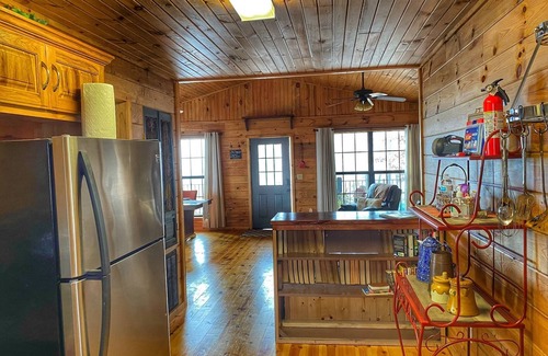 Jasper Cabin | Foxcroft Buffalo River Log Cabin: Cozy & Secluded w Mountain View 3 min to BNR