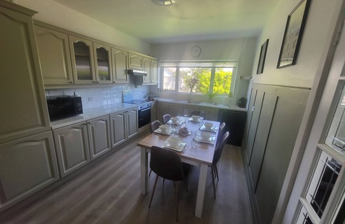 Tipperary House | Fox’s Rest - 4 Bedroom House