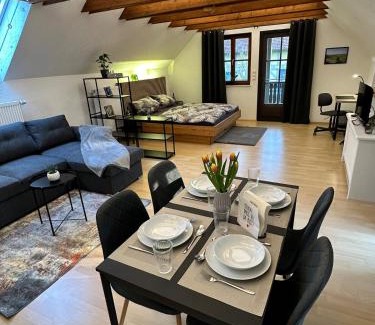 Iphofen Apartment | Fränkisches Nest am Schwanberg für 2-4 Personen - in der Nähe aller Weingüter, KNAUF GIPS KG und ConneKT