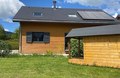 Autrans-Meaudre-en-Vercors House | Spacious 4BR House in Autrans, Close to Village Centre, Ideal for 8, with Garden and Terrace
