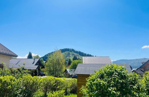 Autrans-Meaudre-en-Vercors House | Spacious 4BR House in Autrans, Close to Village Centre, Ideal for 8, with Garden and Terrace