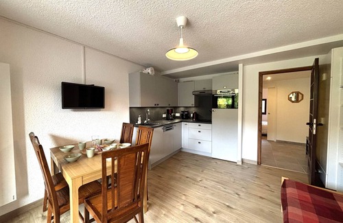 Autrans-Meaudre-en-Vercors Apartment | Cozy apartment for 4, near skiing, parking, balcony