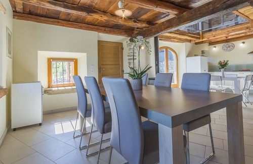 Cessens House | House classified 3 *, and 3 ears, located between two beautiful lakes in a quiet