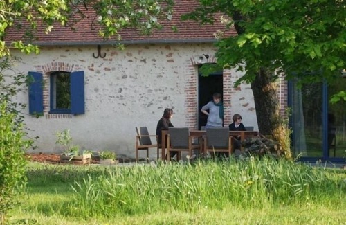 Rosnay Cottage | Charming Eco-Renovated 19th Century Cottage in Brenne Nature Park with Garden and Modern Amenities