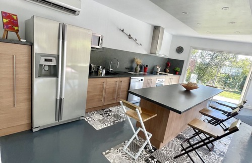Durfort-et-Saint-Martin-de-Sossenac Villa | Contemporary house with garden and pool
