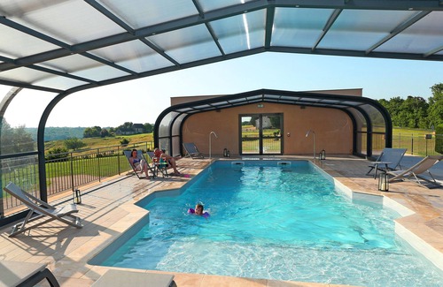 Rouffignac-Saint-Cernin-de-Reilhac House | Camping familial 4* avec Piscine |Mobil-home 4p+TV