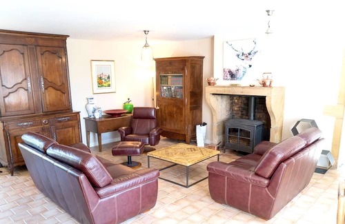 Saint-Bonnet-de-Vieille-Vigne Villa | Homerez - Amazing villa for 15 ppl. with swimming-pool, sauna and terrace