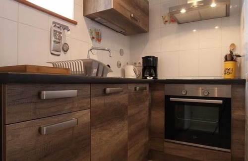 Saint-Christophe-sur-Dolaison Cottage | Farm cottage in Saint-Christophe-sur-Dolaison with terrace and private ensuite rooms