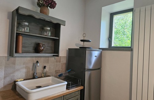 Saint-Geniez-d'Olt Cottage | Au Bord de la Rivière, Charming gîte with private