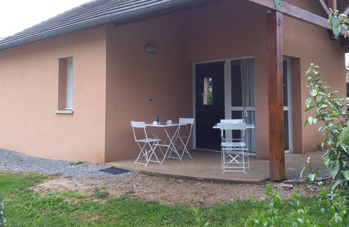 Saint-Geniez-d'Olt House | Gîtes 6 people of 37 m² including 7 m² of covered terrace with swimming pool