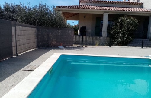 Saint-Jean-de-Maruejols-et-Avejan Villa | villa with views of the swimming pool entirely private.