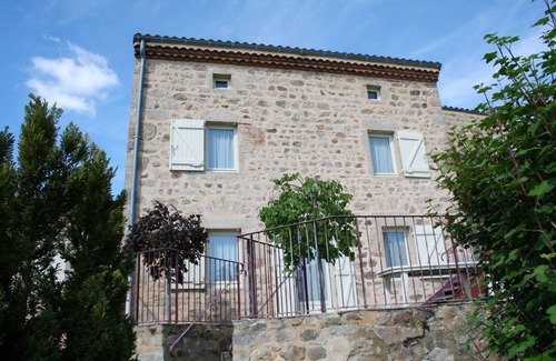 Saint-Quentin-sur-Sauxillanges House | Gîte Naole Ancienne Maison Dhabitation et ses Dépendances Spacieux et Lumineux