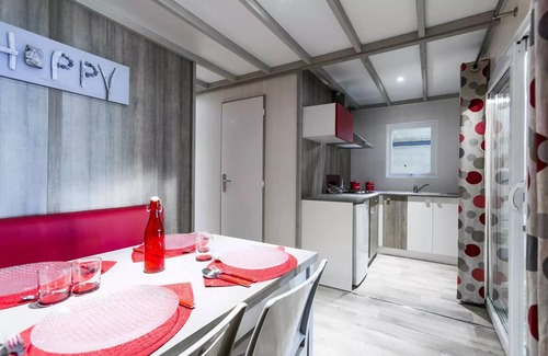 Saint-Martin-Lars-en-Sainte-Hermine Ski Chalet | Chalet Confort Neufundland - 2 Schlafzimmer 4 Personen