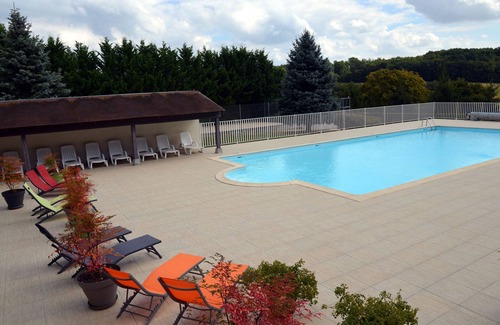 Faverolles Cottage | Family Getaway: Heated Pool, Near Zoo de Beauval, Tennis, Garden, 4 Bedrooms