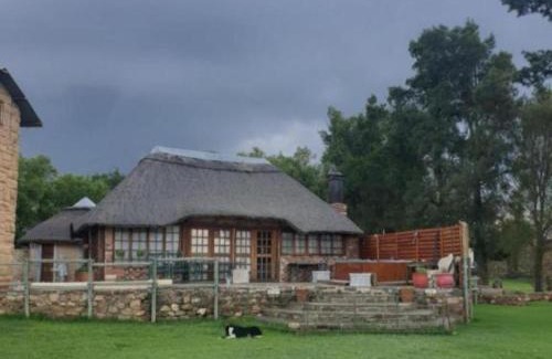Moqhaka House | Fraaie Uitzicht Guest Farm