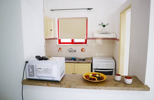 Stavros Apartment | Fragkiskos Pool Apartment — 5 min from the beach!