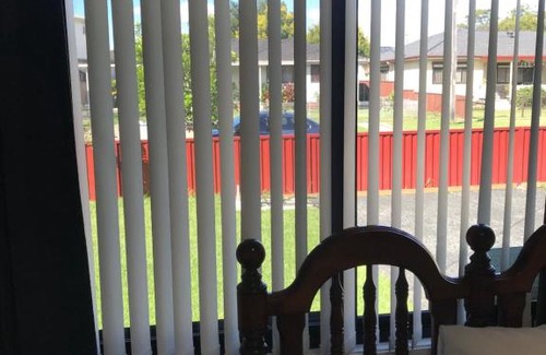 Doonside House | Fragrant Home-68C one king single bed aircon Room