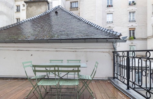 Arsenal Apartment | François de Sales, 2Ch/2Sdb, sleeps 6