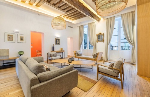 Arsenal Apartment | François de Sales, 2Ch/2Sdb, sleeps 6