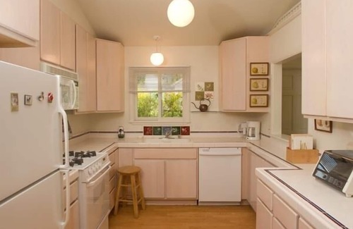 Ferndale House | Francis Street Vacation Home. Ferndale, California