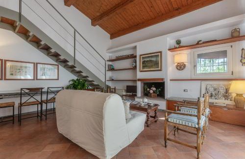 Pontelagoscuro Apartment | Francolino Duplex Charming La Farnia Villa