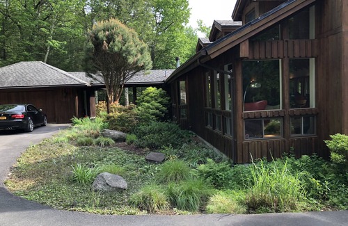 Mount Tremper House | "Frank Lloyd Wright" Catskills Mountain Yoga-Spa Retreat on 15 Acres