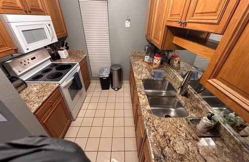 Camelback East Condo | Frank Lloyd Wright on Biltmore Golf Course