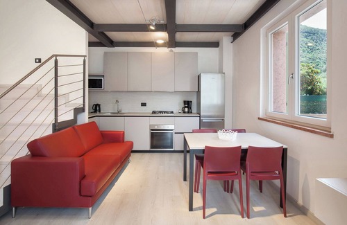 Campagnola Apartment | Frantoio a Monte-Apartment near the lake