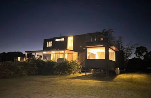 River Heads Cabin | Fraser Coast, Modern Container Home + Cabin, Pool, Pets ok, Boat Ramp 5min