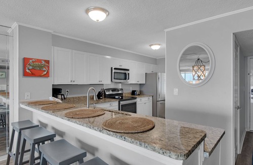 Gulf Pines Condo | Free Beach Service, 16th Floor Views, On-Site Check In
