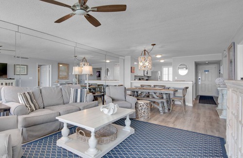 Gulf Pines Condo | Free Beach Service, 16th Floor Views, On-Site Check In