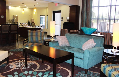 Spring Branch West Condo | Free Breakfast Buffet + Outdoor Pool + 24-Hour Business Center