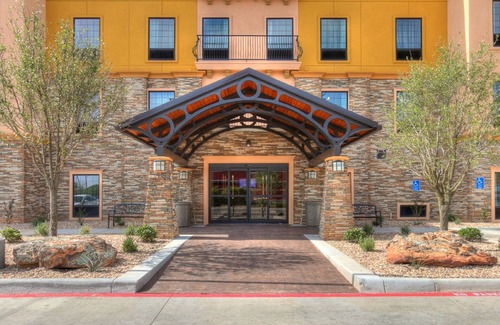 Lubbock Condo | Free Breakfast Buffet. Short Drive to Texas Tech University.