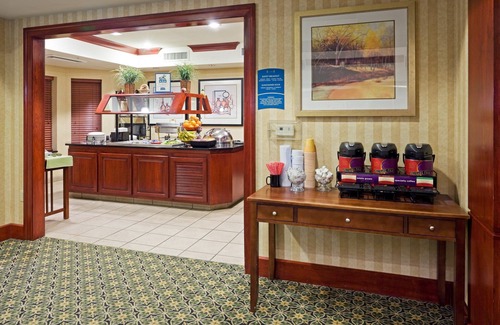 Cranbury Condo | Free Breakfast Buffet. Outdoor Pool. Gym. Only 20 Min from Princeton.