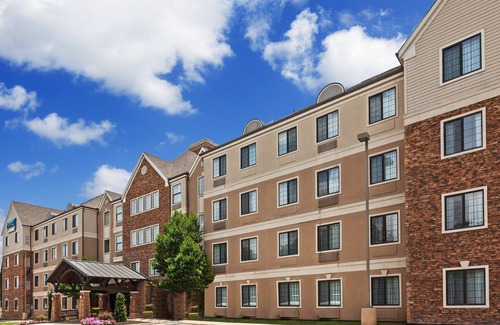 Round Rock West Condo | Free Breakfast Included! Near Samsung, State Farm, Apple & IBM.