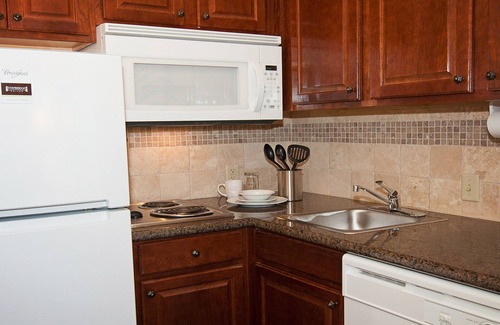 Greenwich Condo | Free Breakfast. Outdoor Pool. Near Boeing Offices and Koch Industries.