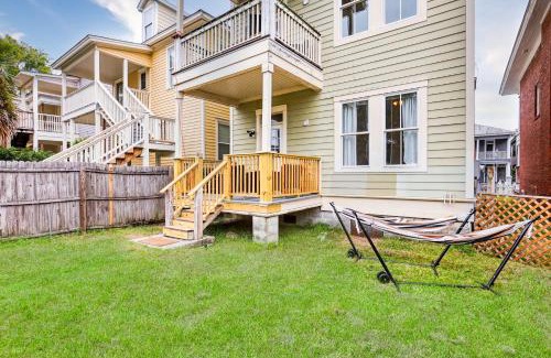 Metropolitan Apartment | Free Early Check-In or Late Check-Out - Big Yard, BBQ - Summer Getaway near DT, Starland & River St