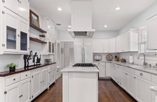 Midtown House | Free Fun Included | Near Zoo, Pearl & Riverwalk | Charming Historic Casa in Midtown by Trinity