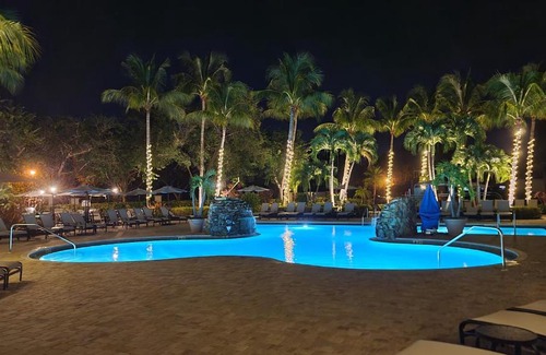 Naples Apartment | Free golf! Stay, Play, Work from luxury 2bdr plus den 1st floor villa in Lely golf resort