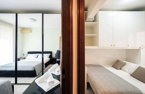 Quartiere XXIX Ponte Mammolo Apartment | [Free Parking]15 Min from Colosseum - WiFi - AC