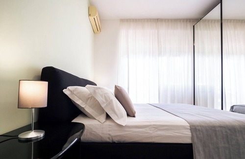 Quartiere XXIX Ponte Mammolo Apartment | [Free Parking]15 Min from Colosseum - WiFi - AC