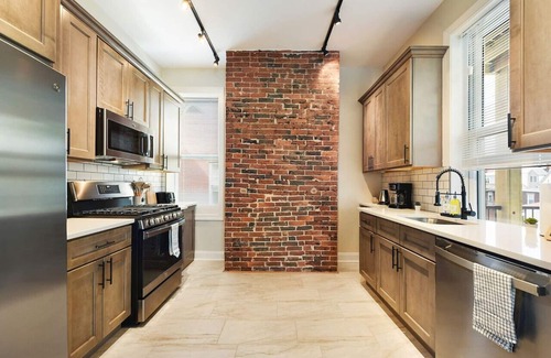 Point Breeze North Apartment | Free Parking+9Bedrooms+Netflix+BBQ Near Bakery Sq.