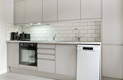 Nottingham House | Free Parking - Lovely 2 Bed House - Near QMC Hospital & University of Nottingham