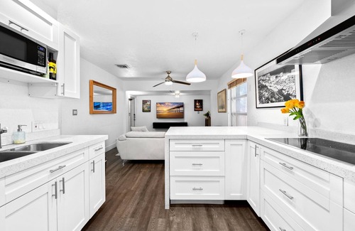 Croissant Park House | Free Parking Minutes from Downtown Las Olas