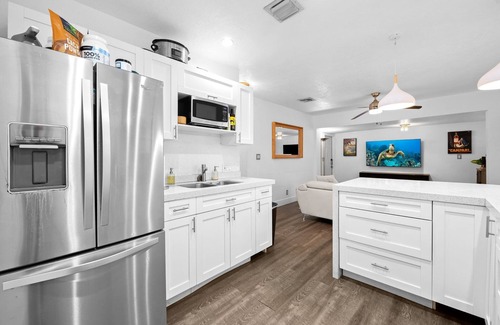 Croissant Park House | Free Parking Minutes from Downtown Las Olas
