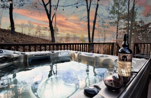Mount Jackson House | Free Resort Passes - Hot Tub - Sauna - Views - Fast Wi-Fi - Pet Friendly